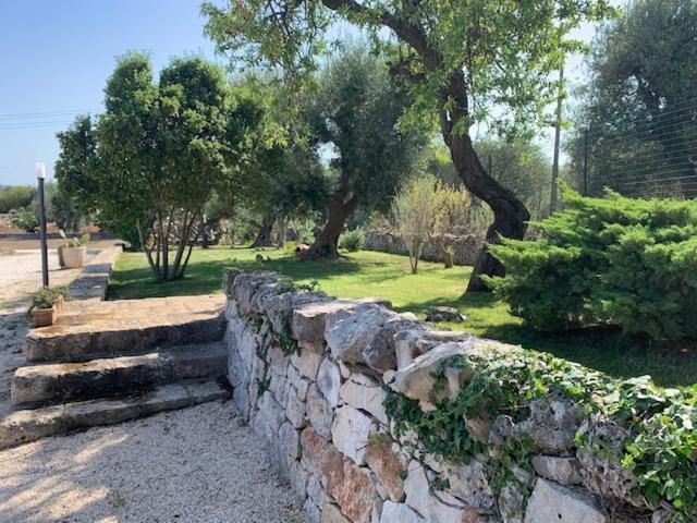 Trulli Santa Maria Odegitria Relais Guest House Остуни Екстериор снимка