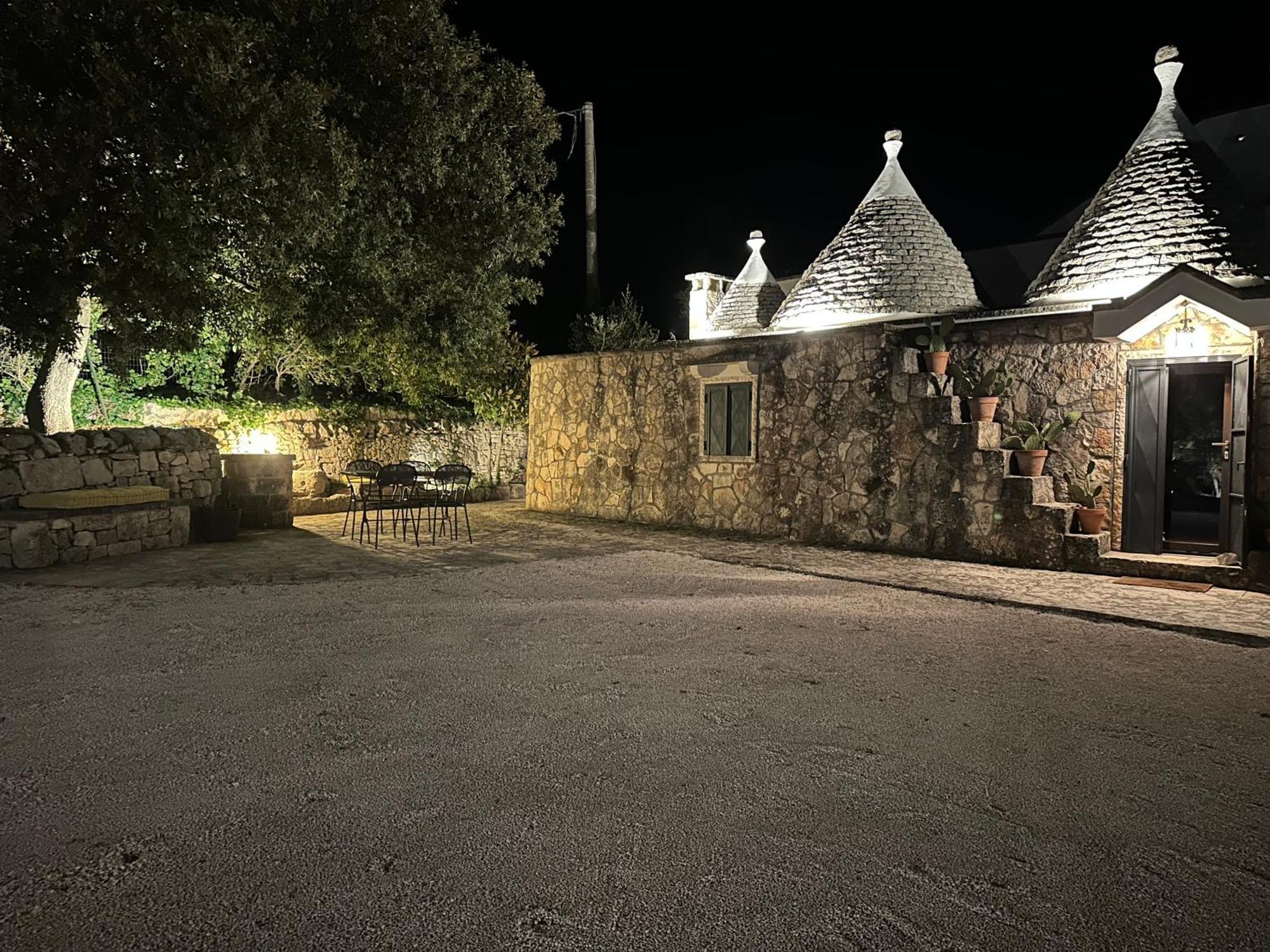 Trulli Santa Maria Odegitria Relais Guest House Остуни Екстериор снимка